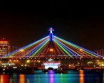 Danang tour with landscapes experience on cruise along Han River